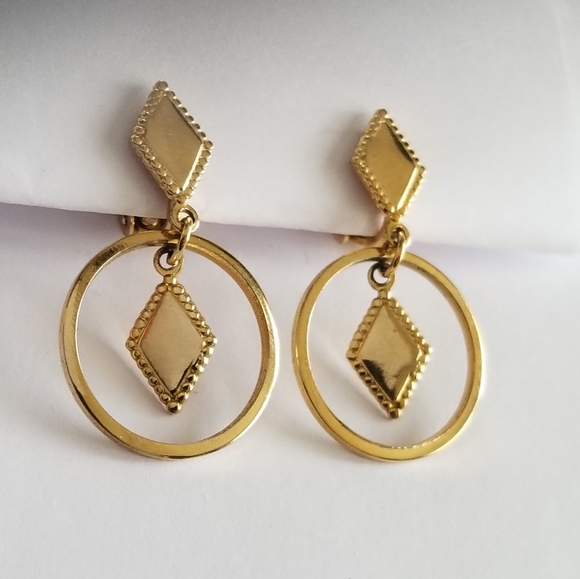 Vintage clip on earrings two diamond shapes and hoops gold tone - Picture 6 of 9
